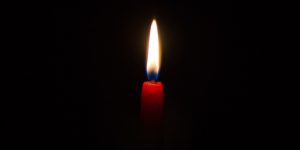 Candle in the darkness - David Monje - Unsplash